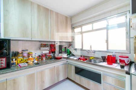 Casa à venda com 309m², 5 quartos e 3 vagasCasa 2 - Cozinha