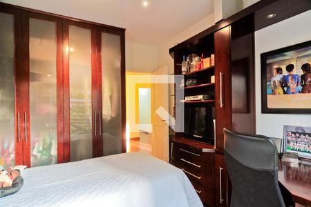 Casa à venda com 420m², 5 quartos e 4 vagasQuarto 3