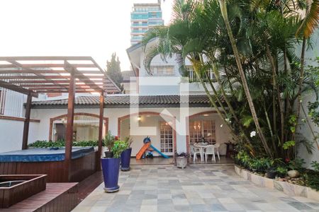 Casa à venda com 420m², 5 quartos e 4 vagasÁrea externa