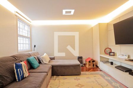 Casa à venda com 420m², 5 quartos e 4 vagasSala