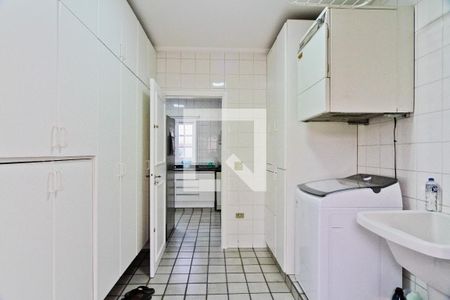 Casa à venda com 420m², 5 quartos e 4 vagasÁrea de Serviço