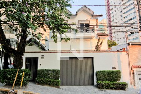 Casa à venda com 420m², 5 quartos e 4 vagasFachada