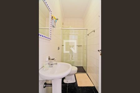 Casa à venda com 420m², 5 quartos e 4 vagasÁrea externa - banheiro