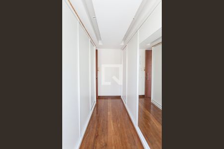 Casa de condomínio à venda com 524m², 4 quartos e 4 vagas Casa de condomínio à venda com 524m², 4 quartos e 4 vagascloset suite master