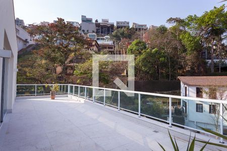 Casa de condomínio à venda com 524m², 4 quartos e 4 vagas Casa de condomínio à venda com 524m², 4 quartos e 4 vagasvaranda suite master