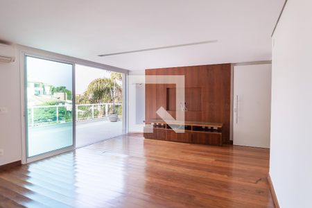 Casa de condomínio à venda com 524m², 4 quartos e 4 vagas Casa de condomínio à venda com 524m², 4 quartos e 4 vagassuite master