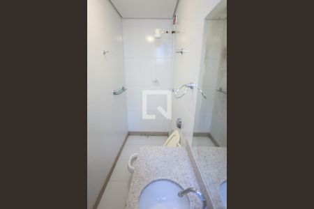 Casa de condomínio à venda com 524m², 4 quartos e 4 vagas Casa de condomínio à venda com 524m², 4 quartos e 4 vagasBanheiro de serviço