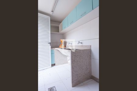 Casa de condomínio à venda com 524m², 4 quartos e 4 vagas Casa de condomínio à venda com 524m², 4 quartos e 4 vagasÁrea de Serviço 2