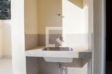 Casa de condomínio à venda com 524m², 4 quartos e 4 vagas Casa de condomínio à venda com 524m², 4 quartos e 4 vagasÁrea de Serviço 1