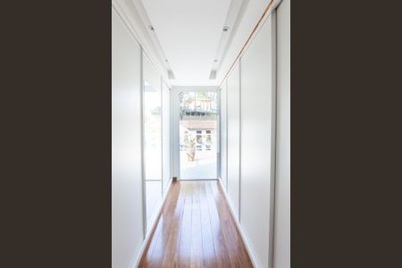 Casa de condomínio à venda com 524m², 4 quartos e 4 vagas Casa de condomínio à venda com 524m², 4 quartos e 4 vagascloset suite master