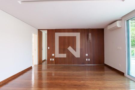 Casa de condomínio à venda com 524m², 4 quartos e 4 vagas Casa de condomínio à venda com 524m², 4 quartos e 4 vagassuite master