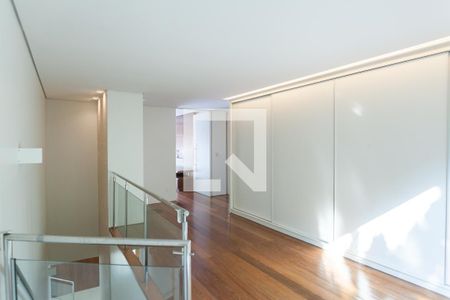 Casa de condomínio à venda com 524m², 4 quartos e 4 vagas Casa de condomínio à venda com 524m², 4 quartos e 4 vagashall dos quartos