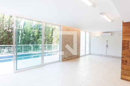 Casa de condomínio à venda com 524m², 4 quartos e 4 vagas Casa de condomínio à venda com 524m², 4 quartos e 4 vagasChurrasqueira