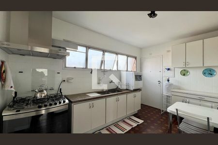 Apartamento para alugar com 120m², 2 quartos e 2 vagasCozinha