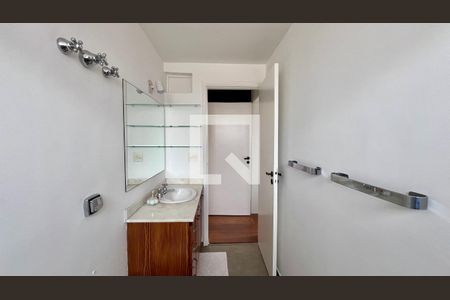 Apartamento para alugar com 120m², 2 quartos e 2 vagasBanheiro da Suíte 2
