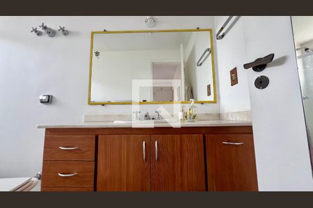 Apartamento para alugar com 120m², 2 quartos e 2 vagasBanheiro da Suíte 1