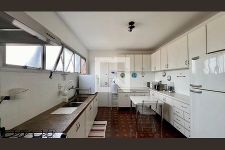 Apartamento para alugar com 120m², 2 quartos e 2 vagasCozinha