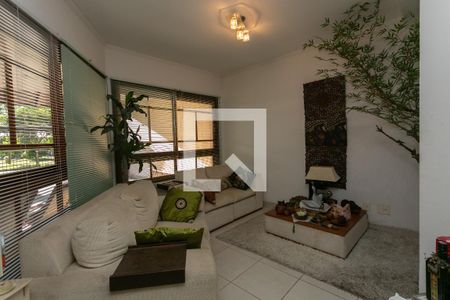 Sala de casa à venda com 3 quartos, 255m² em Jardim Itu, Porto Alegre