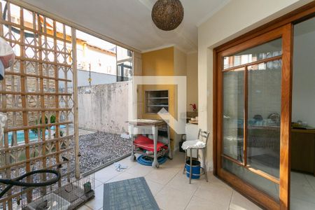 Casa à venda com 255m², 3 quartos e 3 vagas Casa à venda com 255m², 3 quartos e 3 vagasChurrasqueira