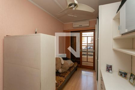 Casa à venda com 255m², 3 quartos e 3 vagas Casa à venda com 255m², 3 quartos e 3 vagasQuarto 2