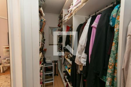 Casa à venda com 255m², 3 quartos e 3 vagas Casa à venda com 255m², 3 quartos e 3 vagasCloset Suite