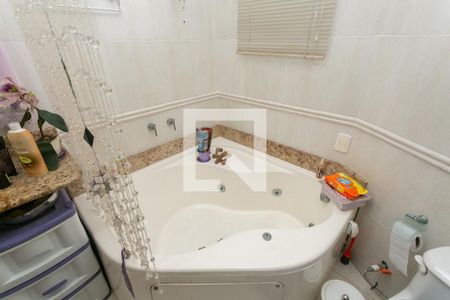 Casa à venda com 255m², 3 quartos e 3 vagas Casa à venda com 255m², 3 quartos e 3 vagasBanheiro Suite