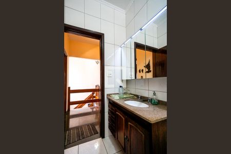 Casa à venda com 450m², 4 quartos e 2 vagas Casa à venda com 450m², 4 quartos e 2 vagasBanheiro social