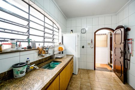 Casa à venda com 450m², 4 quartos e 2 vagas Casa à venda com 450m², 4 quartos e 2 vagasCozinha