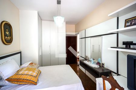 Casa à venda com 450m², 4 quartos e 2 vagas Casa à venda com 450m², 4 quartos e 2 vagasQuarto 02