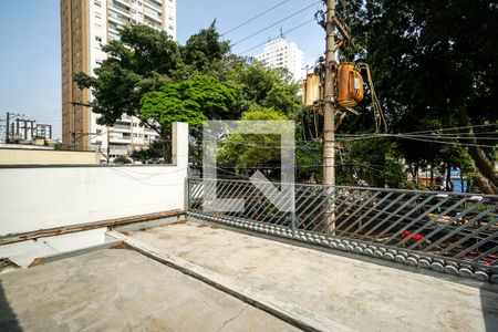 Casa à venda com 450m², 4 quartos e 2 vagas Casa à venda com 450m², 4 quartos e 2 vagasVista do quarto 02