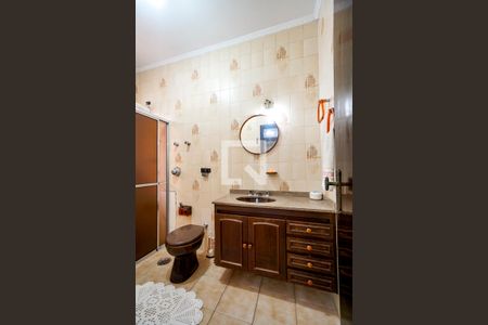 Casa à venda com 450m², 4 quartos e 2 vagas Casa à venda com 450m², 4 quartos e 2 vagasBanheiro da suíte