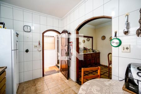 Casa à venda com 450m², 4 quartos e 2 vagas Casa à venda com 450m², 4 quartos e 2 vagasCozinha