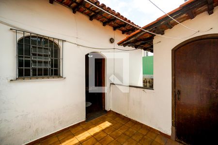 Casa à venda com 450m², 4 quartos e 2 vagas Casa à venda com 450m², 4 quartos e 2 vagasTerraço