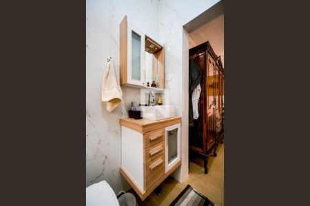 Casa à venda com 450m², 4 quartos e 2 vagas Casa à venda com 450m², 4 quartos e 2 vagasBanheiro de serviço