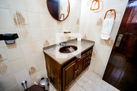 Casa à venda com 450m², 4 quartos e 2 vagas Casa à venda com 450m², 4 quartos e 2 vagasBanheiro da suíte