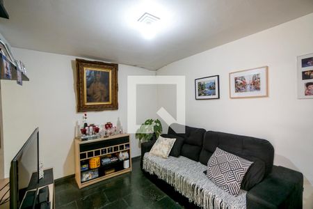 Casa à venda com 450m², 4 quartos e 2 vagas Casa à venda com 450m², 4 quartos e 2 vagasSala - Casa 02