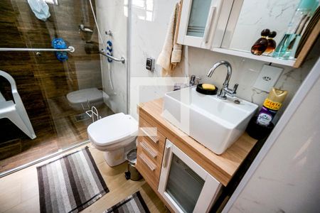 Casa à venda com 450m², 4 quartos e 2 vagas Casa à venda com 450m², 4 quartos e 2 vagasBanheiro de serviço