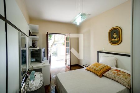 Casa à venda com 450m², 4 quartos e 2 vagas Casa à venda com 450m², 4 quartos e 2 vagasQuarto 02