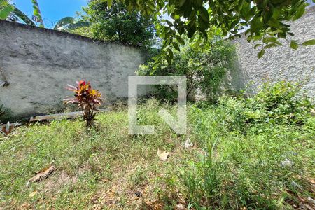 Casa de condomínio à venda com 96m², 3 quartos e 2 vagasQuintal