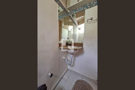 Casa de condomínio à venda com 96m², 3 quartos e 2 vagasLavabo