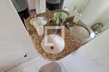 Casa de condomínio à venda com 96m², 3 quartos e 2 vagasLavabo