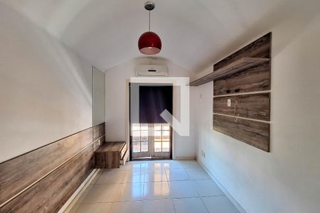 Casa de condomínio à venda com 96m², 3 quartos e 2 vagasQuarto 2