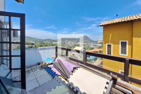 Casa de condomínio à venda com 96m², 3 quartos e 2 vagasVaranda da Suíte