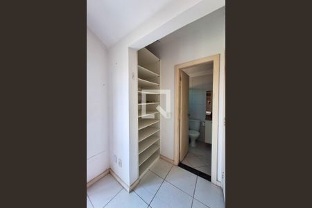 Casa de condomínio à venda com 96m², 3 quartos e 2 vagasSuíte