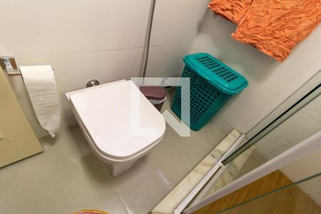 Apartamento à venda com 180m², 3 quartos e 2 vagas Apartamento à venda com 180m², 3 quartos e 2 vagasBanheiro do Corredor