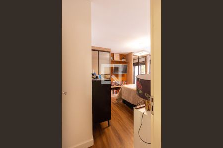 Apartamento à venda com 180m², 3 quartos e 2 vagas Apartamento à venda com 180m², 3 quartos e 2 vagasSuíte