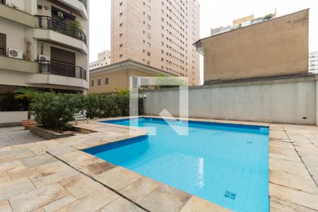 Apartamento à venda com 180m², 3 quartos e 2 vagas Apartamento à venda com 180m², 3 quartos e 2 vagasÁrea Comum - Piscina