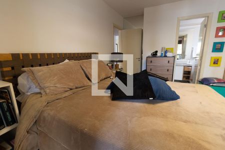 Apartamento à venda com 180m², 3 quartos e 2 vagas Apartamento à venda com 180m², 3 quartos e 2 vagasSuíte