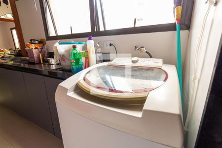 Apartamento à venda com 180m², 3 quartos e 2 vagas Apartamento à venda com 180m², 3 quartos e 2 vagasÁrea de Serviço