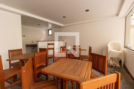 Apartamento à venda com 180m², 3 quartos e 2 vagas Apartamento à venda com 180m², 3 quartos e 2 vagasÁrea Comum - Salão de Festas